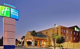 Holiday Inn Express Las Vegas-nellis By Ihg  3*
