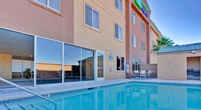 Holiday Inn Express Las Vegas-Nellis By Ihg Extérieur photo